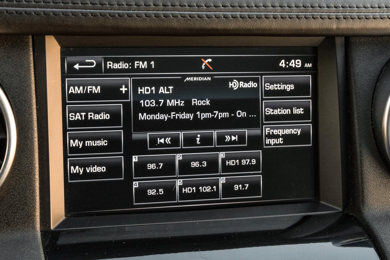 Land Rover LR4 Vehicle Main Gallery Image 32