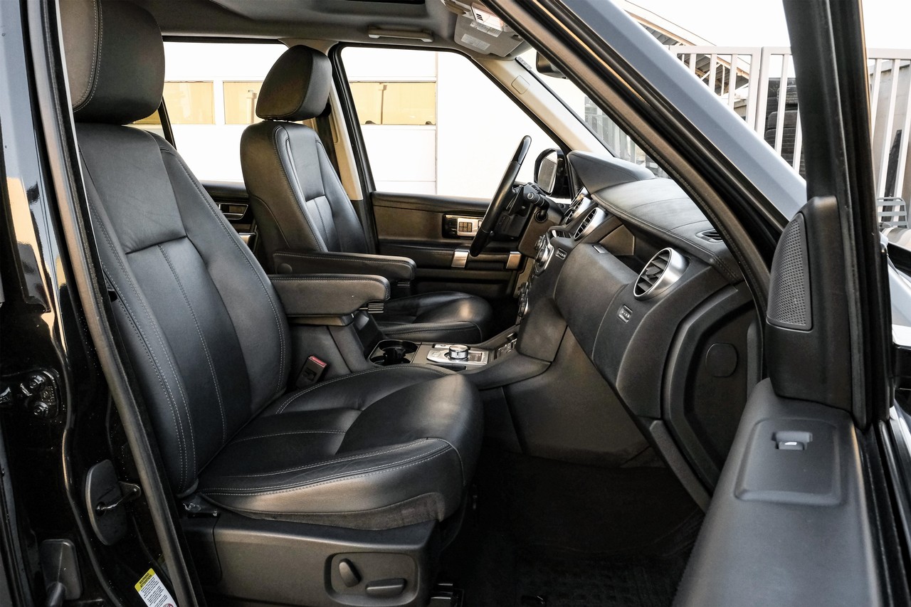 Land Rover LR4 Vehicle Main Gallery Image 35