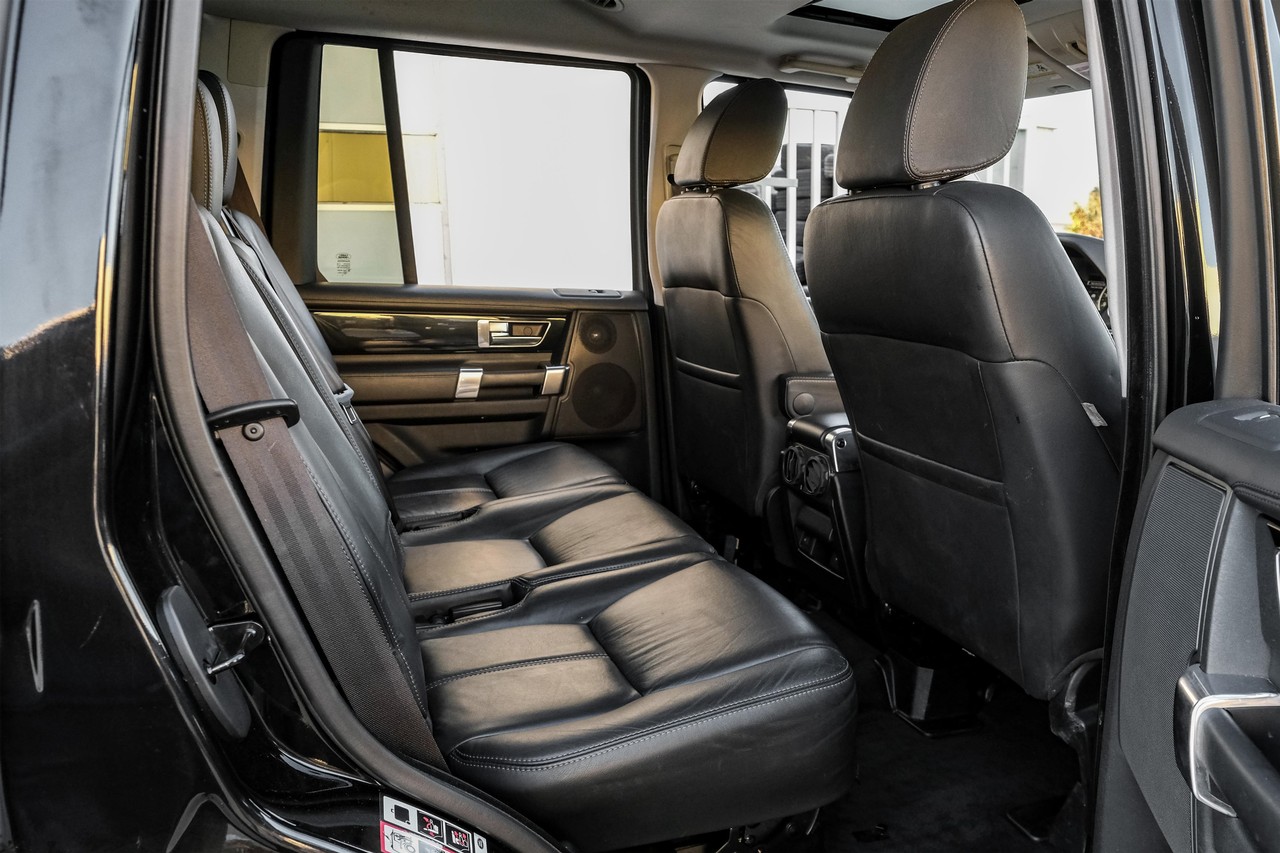 Land Rover LR4 Vehicle Main Gallery Image 39