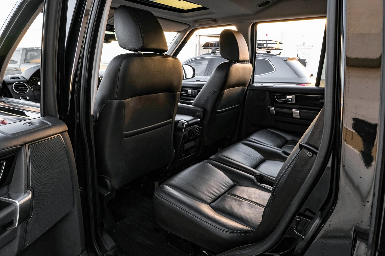 Land Rover LR4 Vehicle Main Gallery Image 43