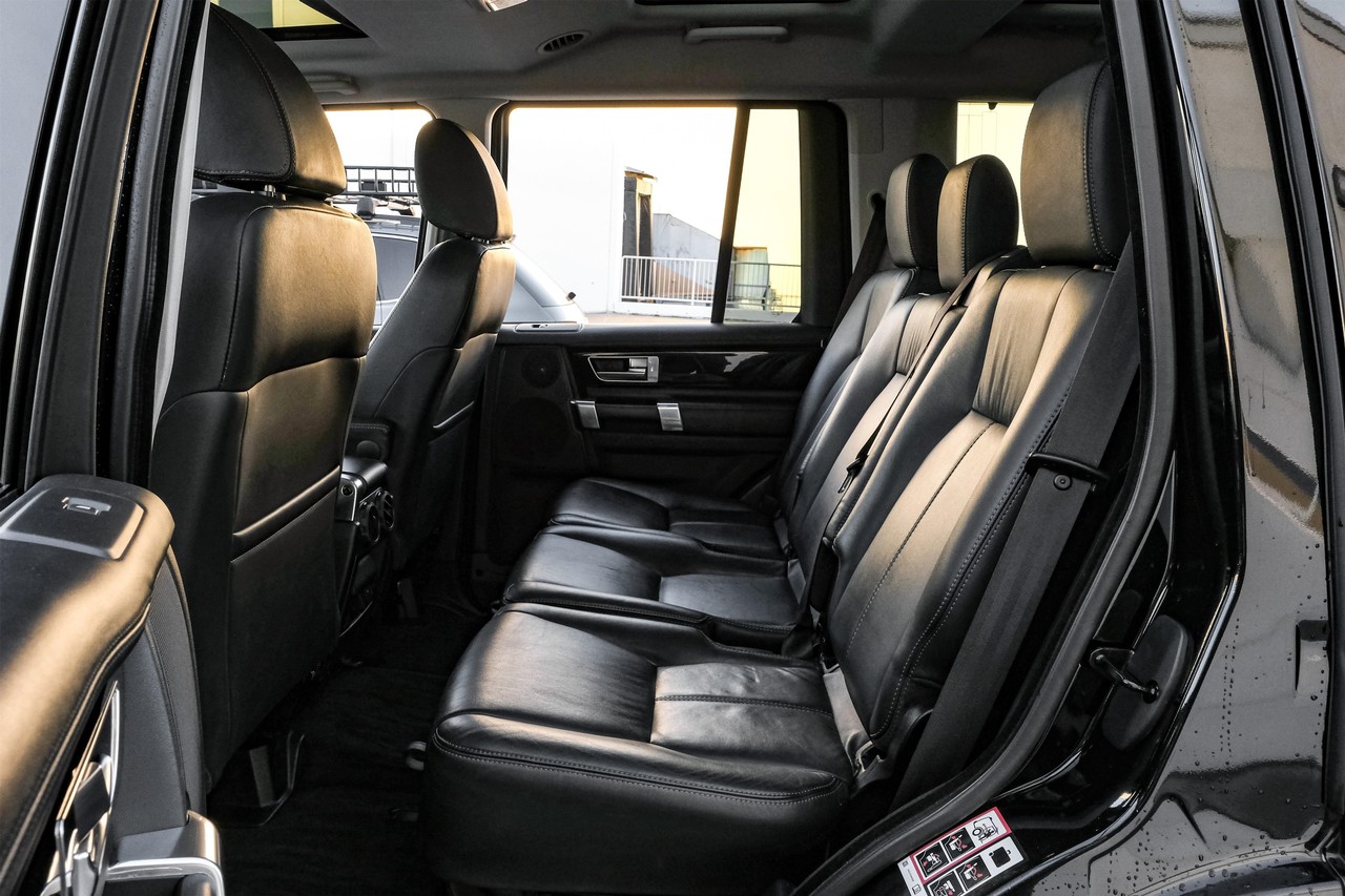 Land Rover LR4 Vehicle Main Gallery Image 44