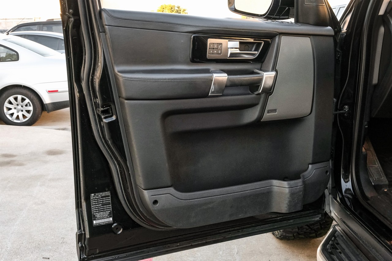 Land Rover LR4 Vehicle Main Gallery Image 48