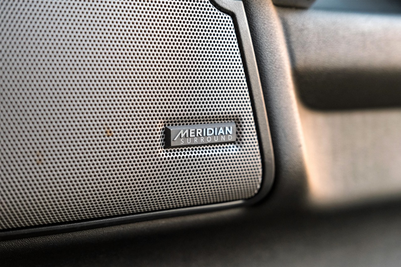 Land Rover LR4 Vehicle Main Gallery Image 51