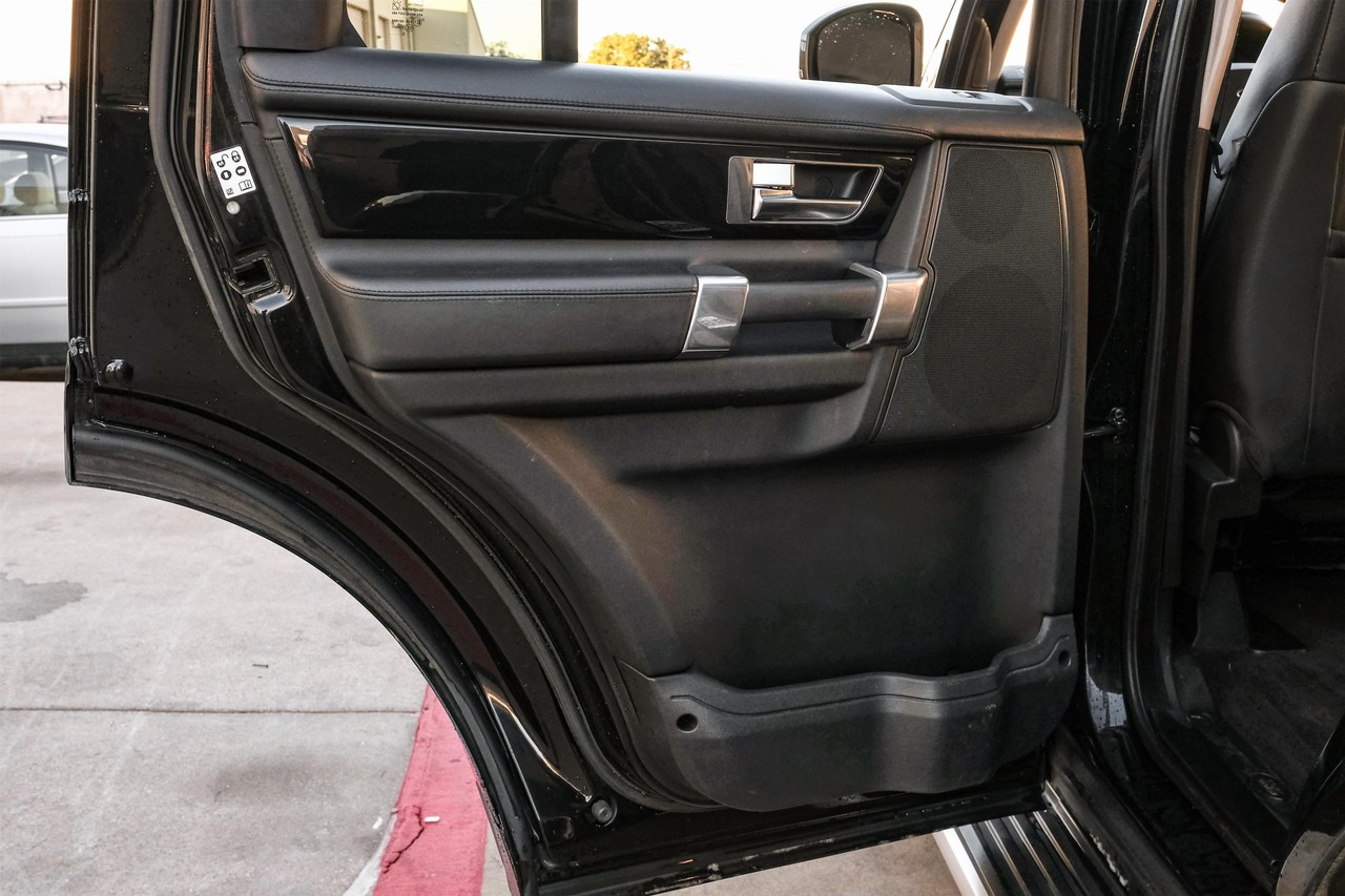 Land Rover LR4 Vehicle Main Gallery Image 54