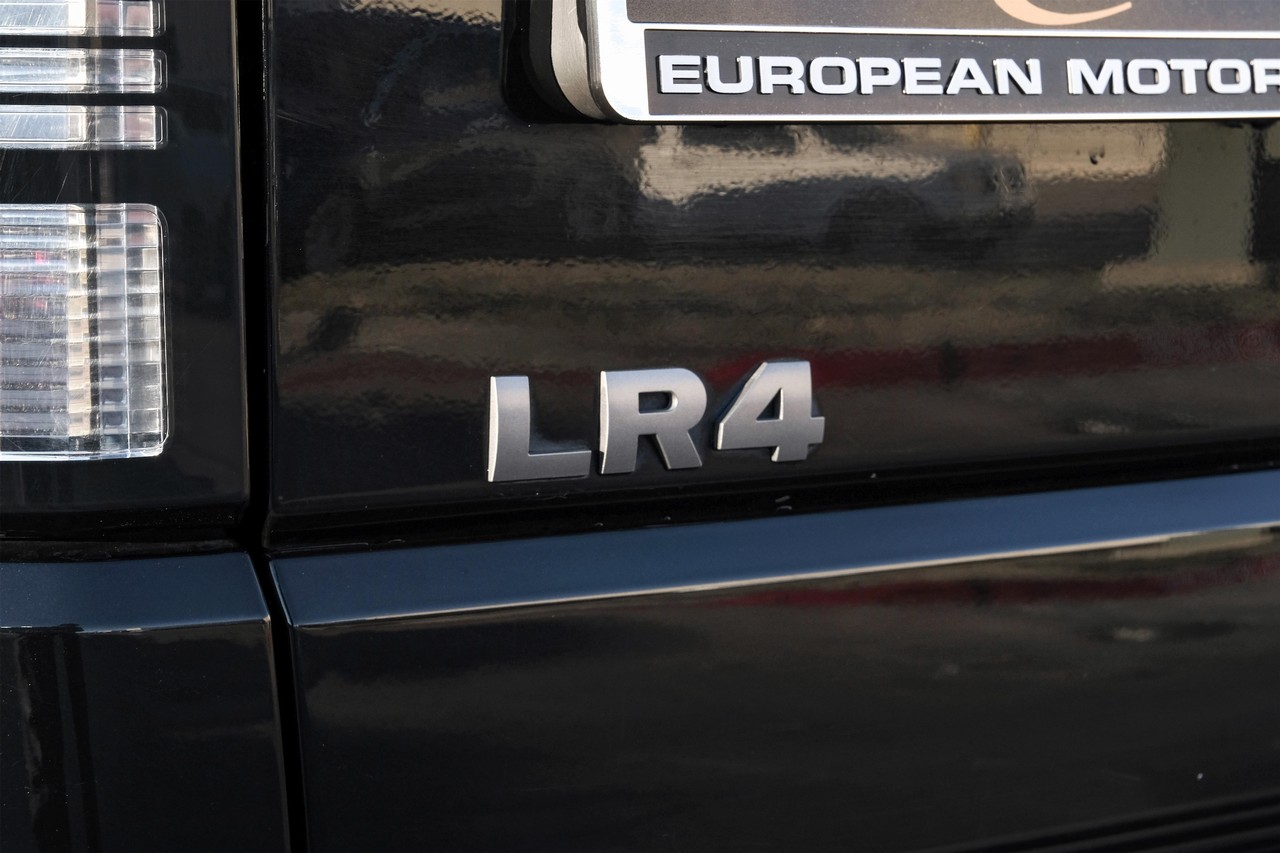 Land Rover LR4 Vehicle Main Gallery Image 58