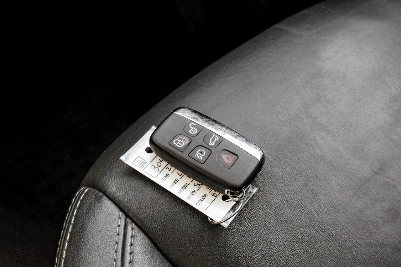 Land Rover LR4 Vehicle Main Gallery Image 67