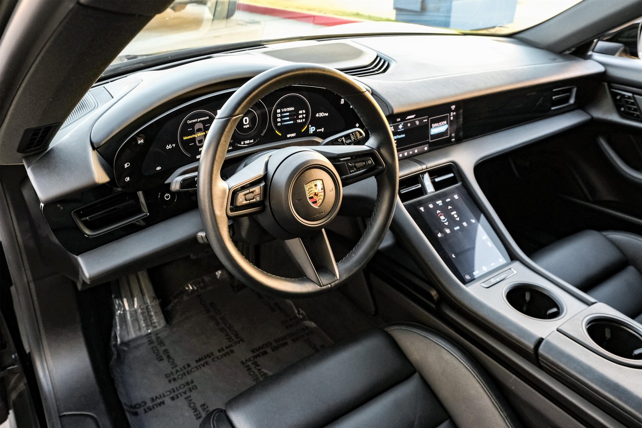 Porsche Taycan Vehicle Main Gallery Image 03