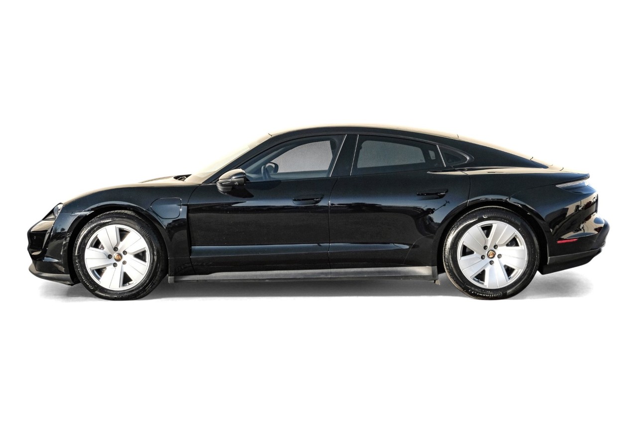 Porsche Taycan Vehicle Main Gallery Image 11