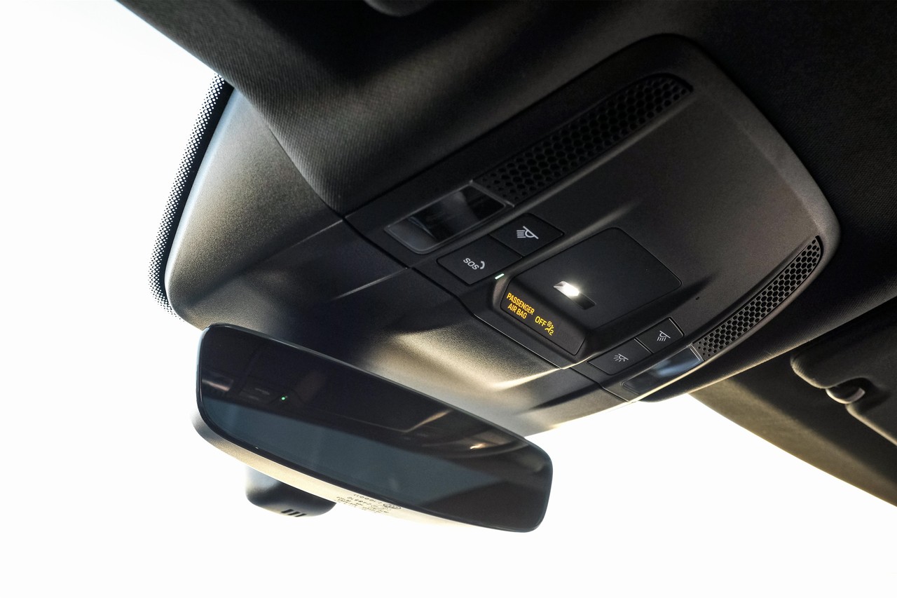 Porsche Taycan Vehicle Main Gallery Image 24