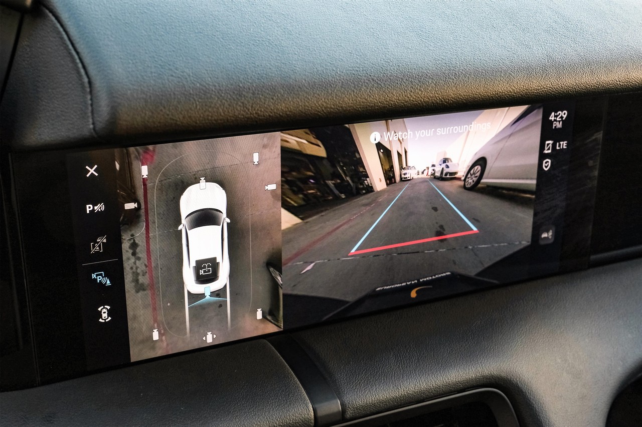 Porsche Taycan Vehicle Main Gallery Image 27