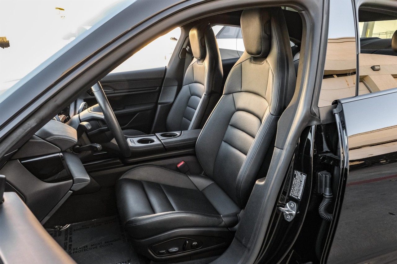 Porsche Taycan Vehicle Main Gallery Image 28