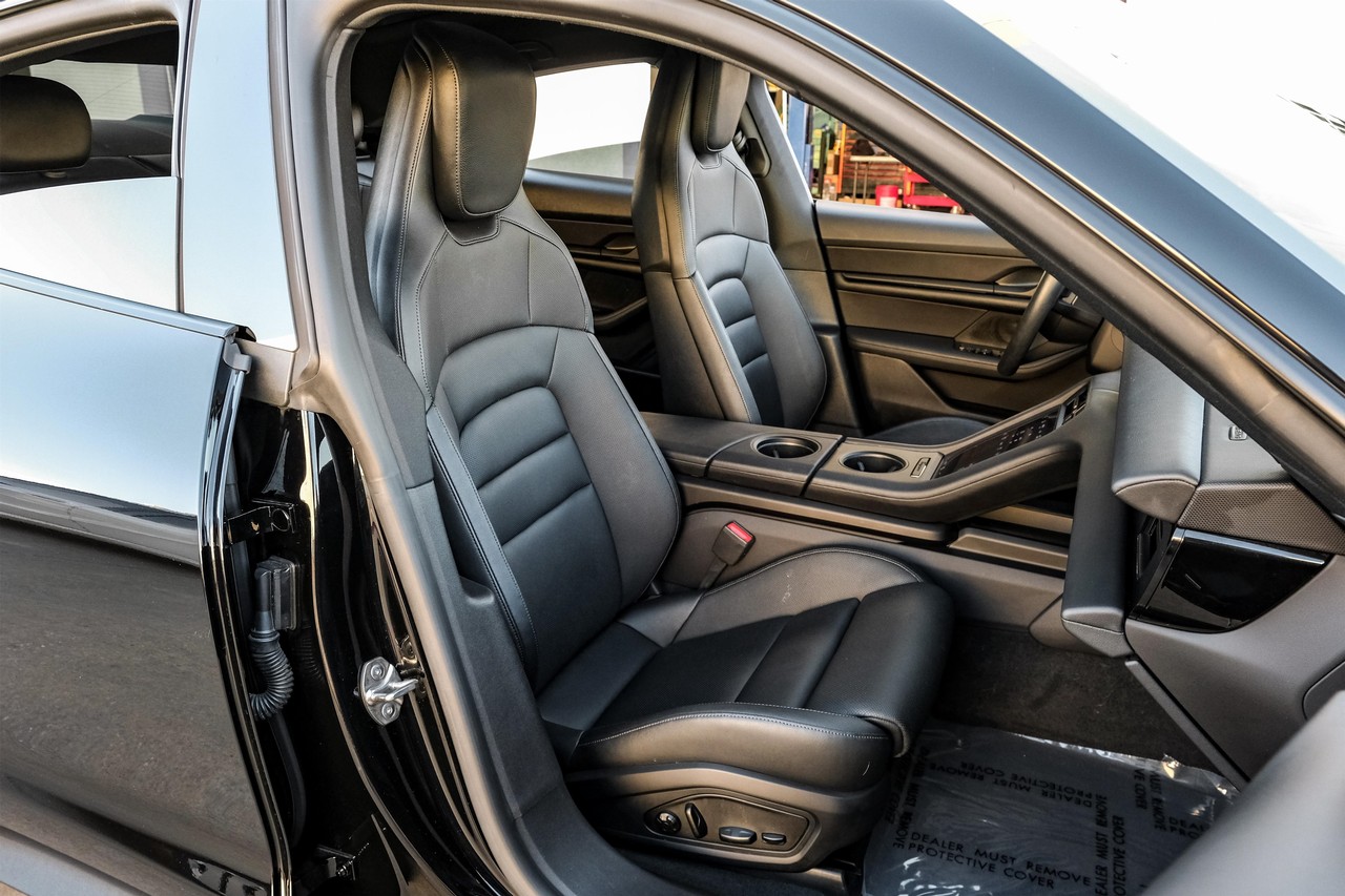 Porsche Taycan Vehicle Main Gallery Image 31