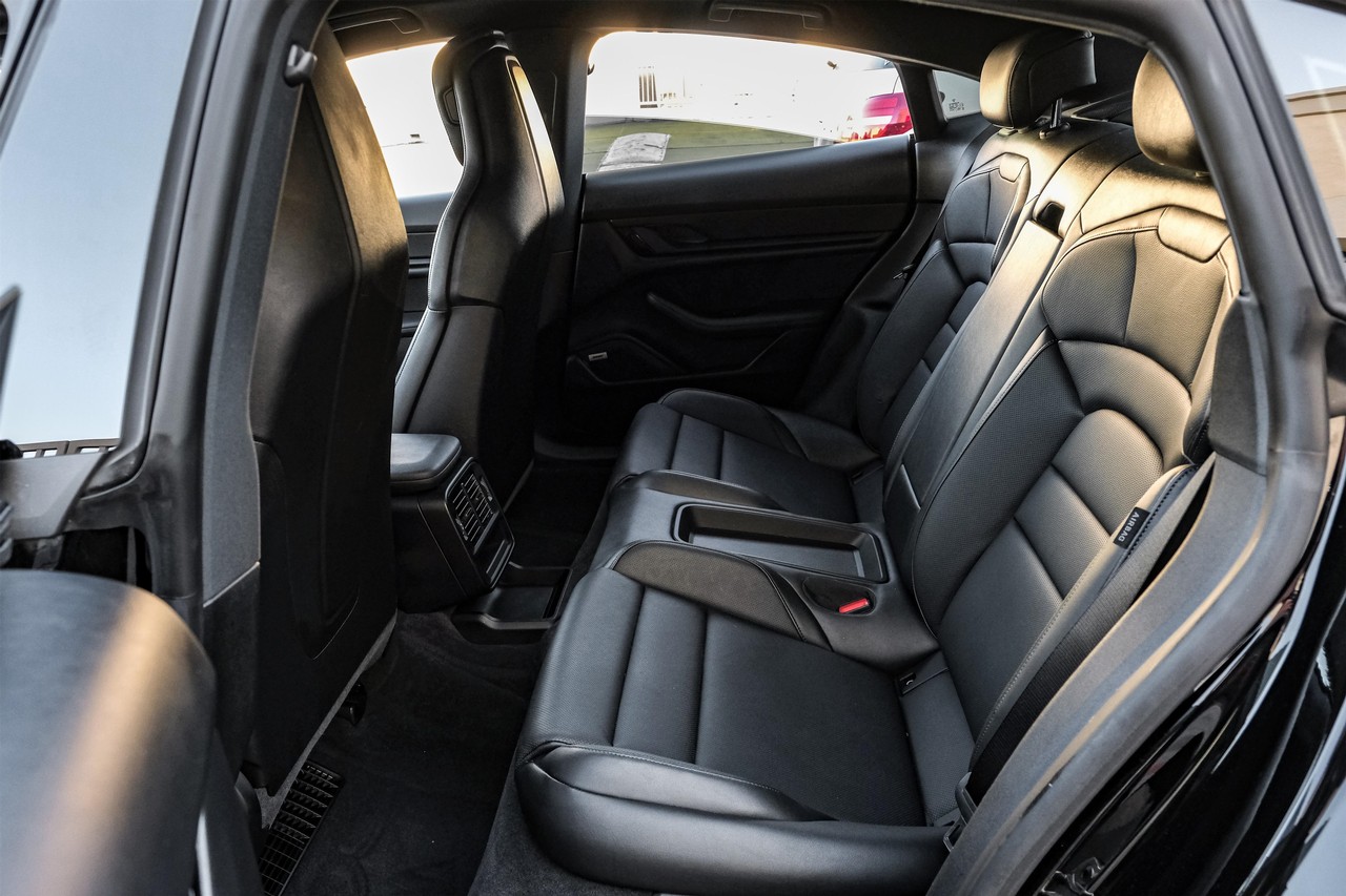 Porsche Taycan Vehicle Main Gallery Image 37