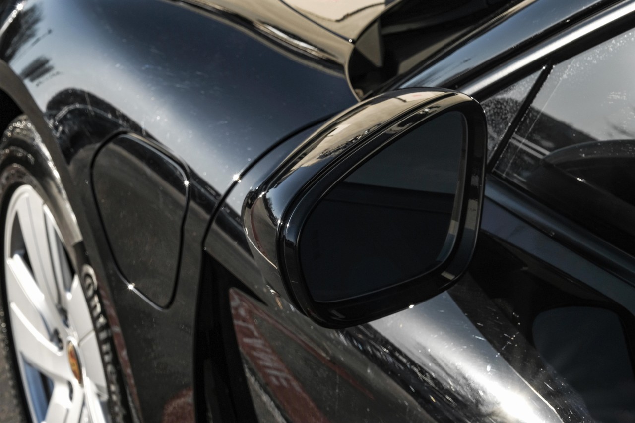 Porsche Taycan Vehicle Main Gallery Image 39