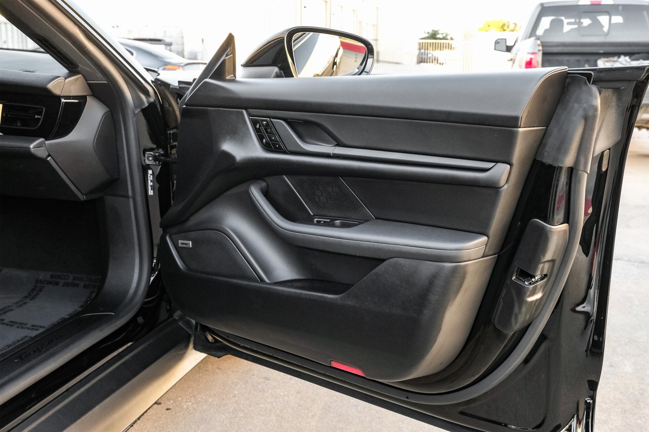 Porsche Taycan Vehicle Main Gallery Image 42