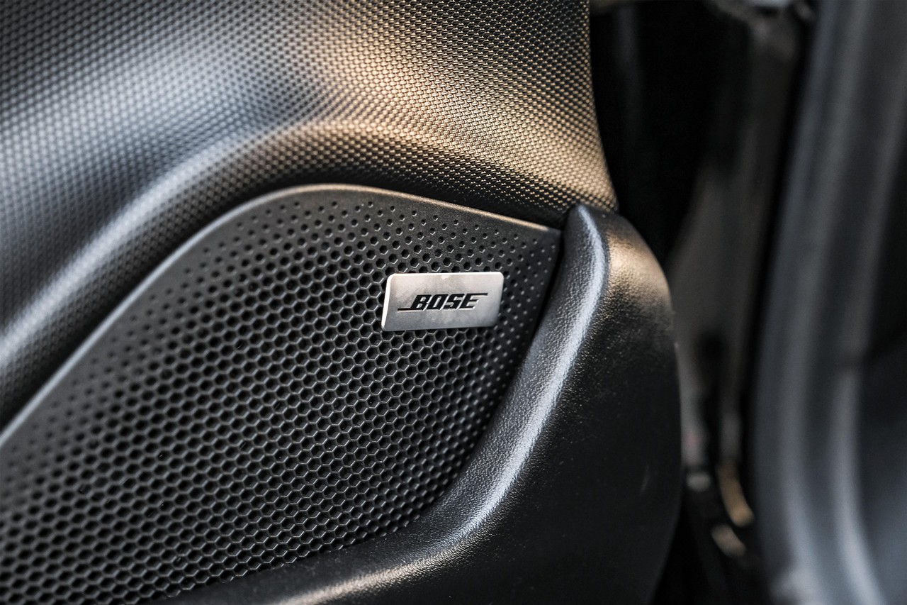 Porsche Taycan Vehicle Main Gallery Image 44