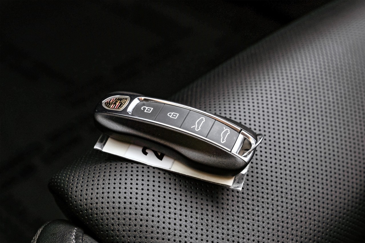 Porsche Taycan Vehicle Main Gallery Image 56