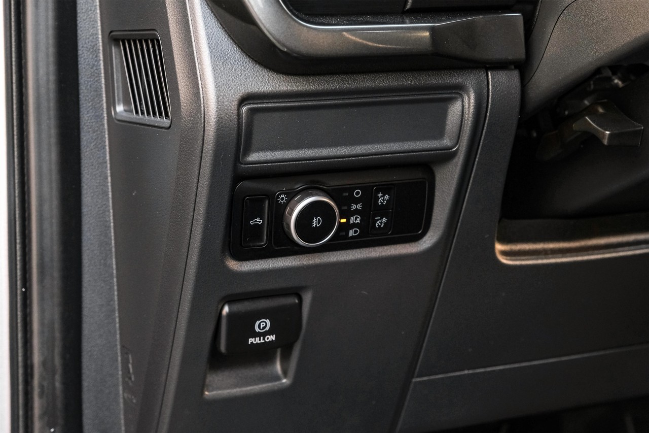 Ford F-150 Vehicle Main Gallery Image 26