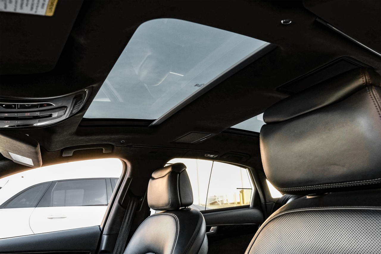 Audi A8 Vehicle Main Gallery Image 05