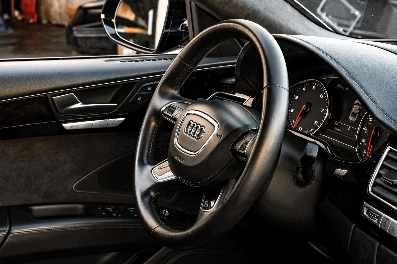 Audi A8 Vehicle Main Gallery Image 14