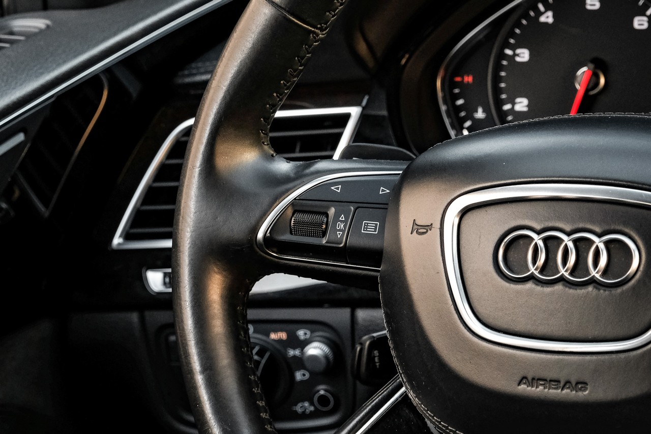 Audi A8 Vehicle Main Gallery Image 17