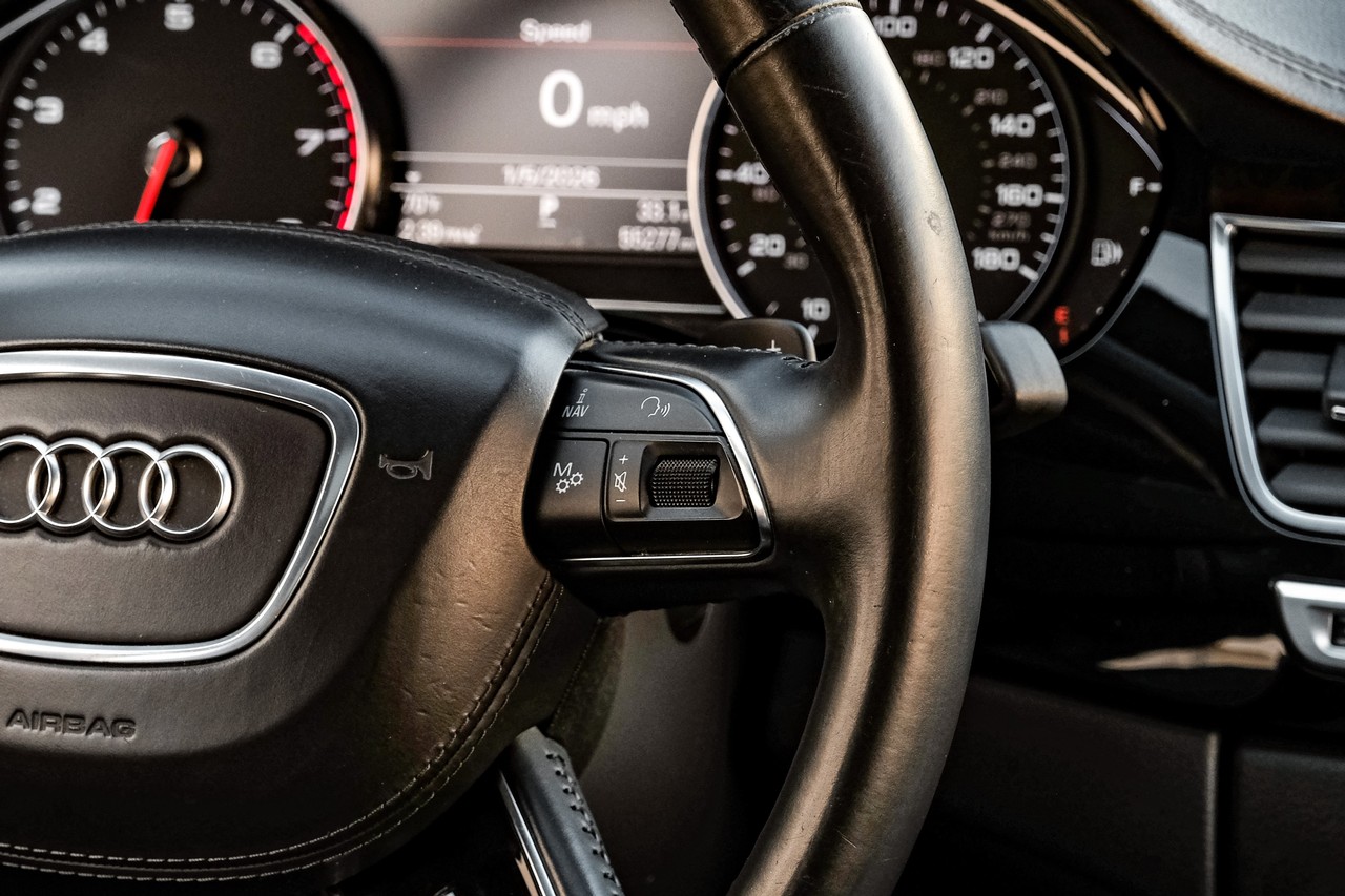 Audi A8 Vehicle Main Gallery Image 18