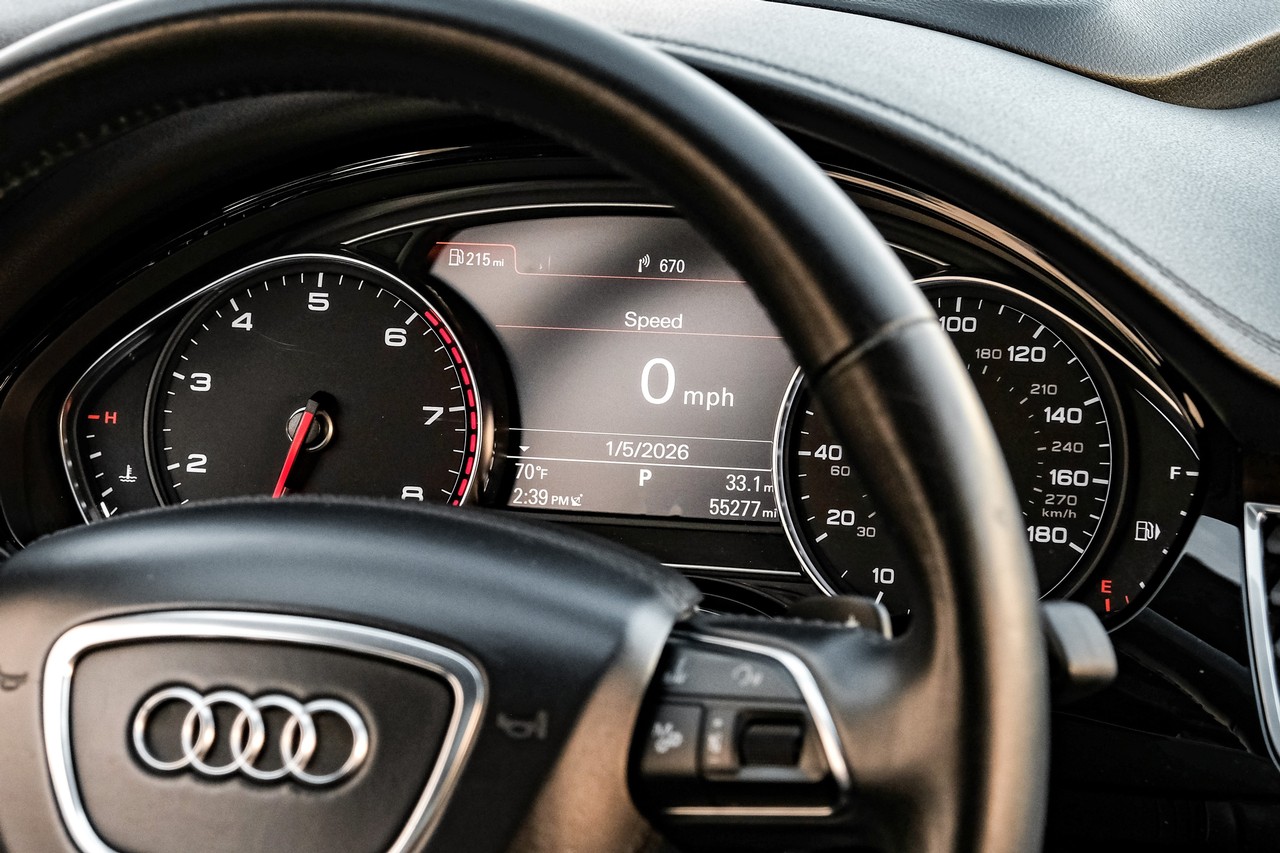 Audi A8 Vehicle Main Gallery Image 19