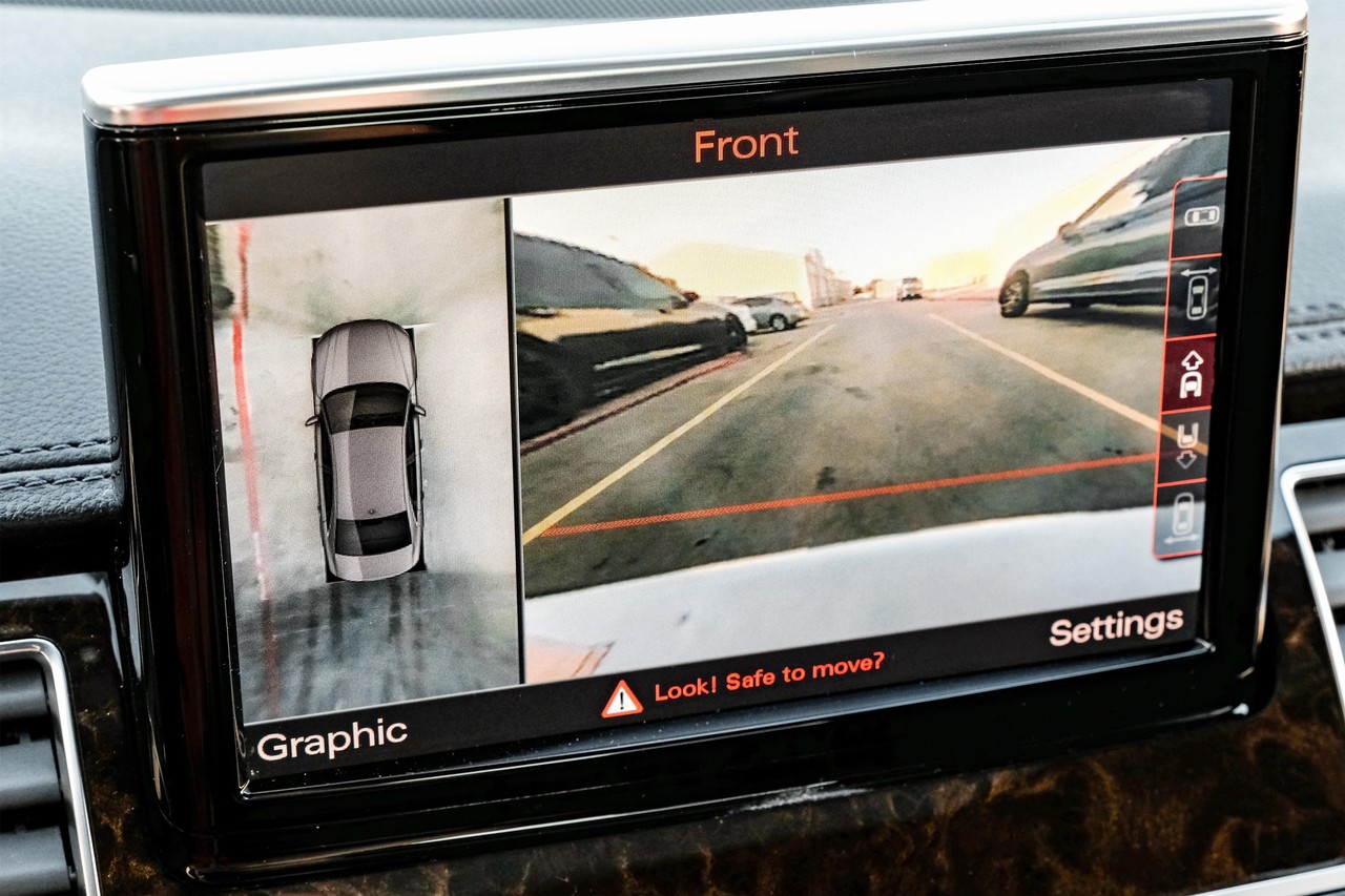 Audi A8 Vehicle Main Gallery Image 26