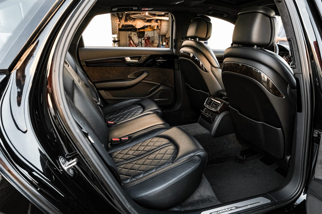 Audi A8 Vehicle Main Gallery Image 42