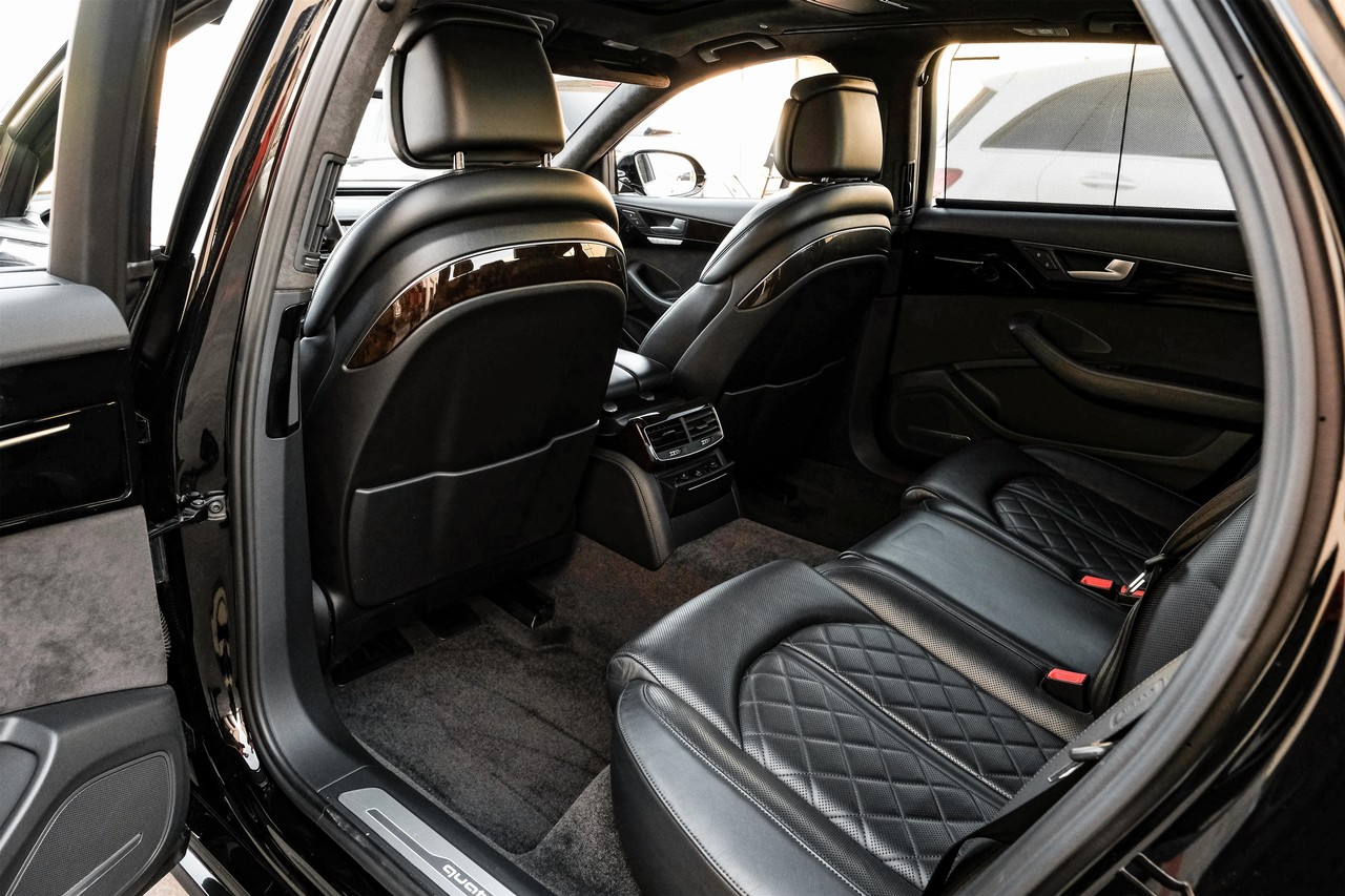 Audi A8 Vehicle Main Gallery Image 44
