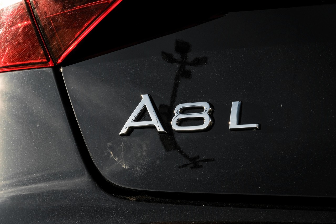 Audi A8 Vehicle Main Gallery Image 57