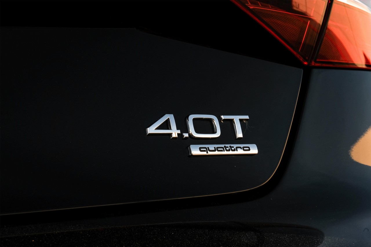 Audi A8 Vehicle Main Gallery Image 58