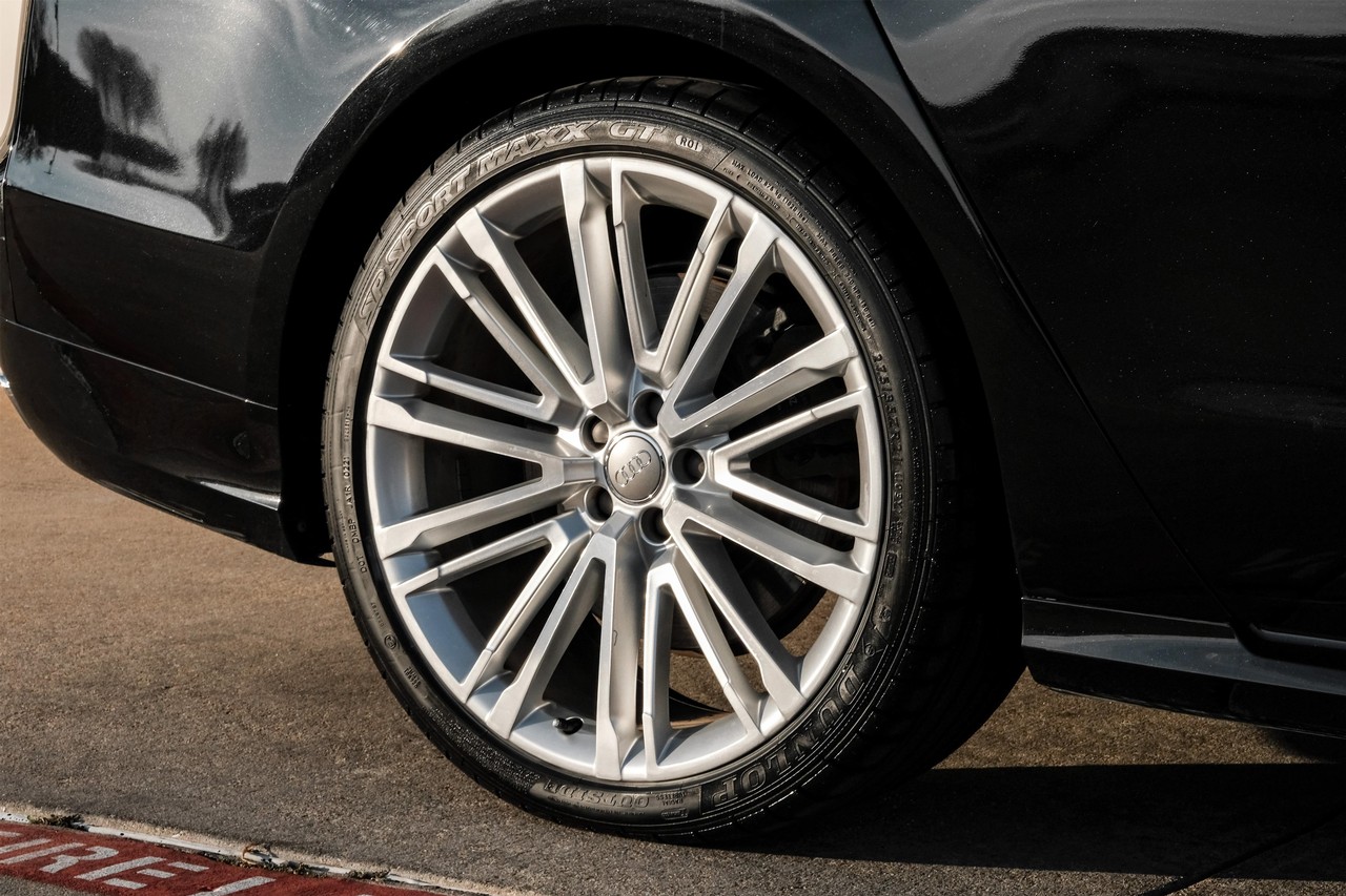 Audi A8 Vehicle Main Gallery Image 62