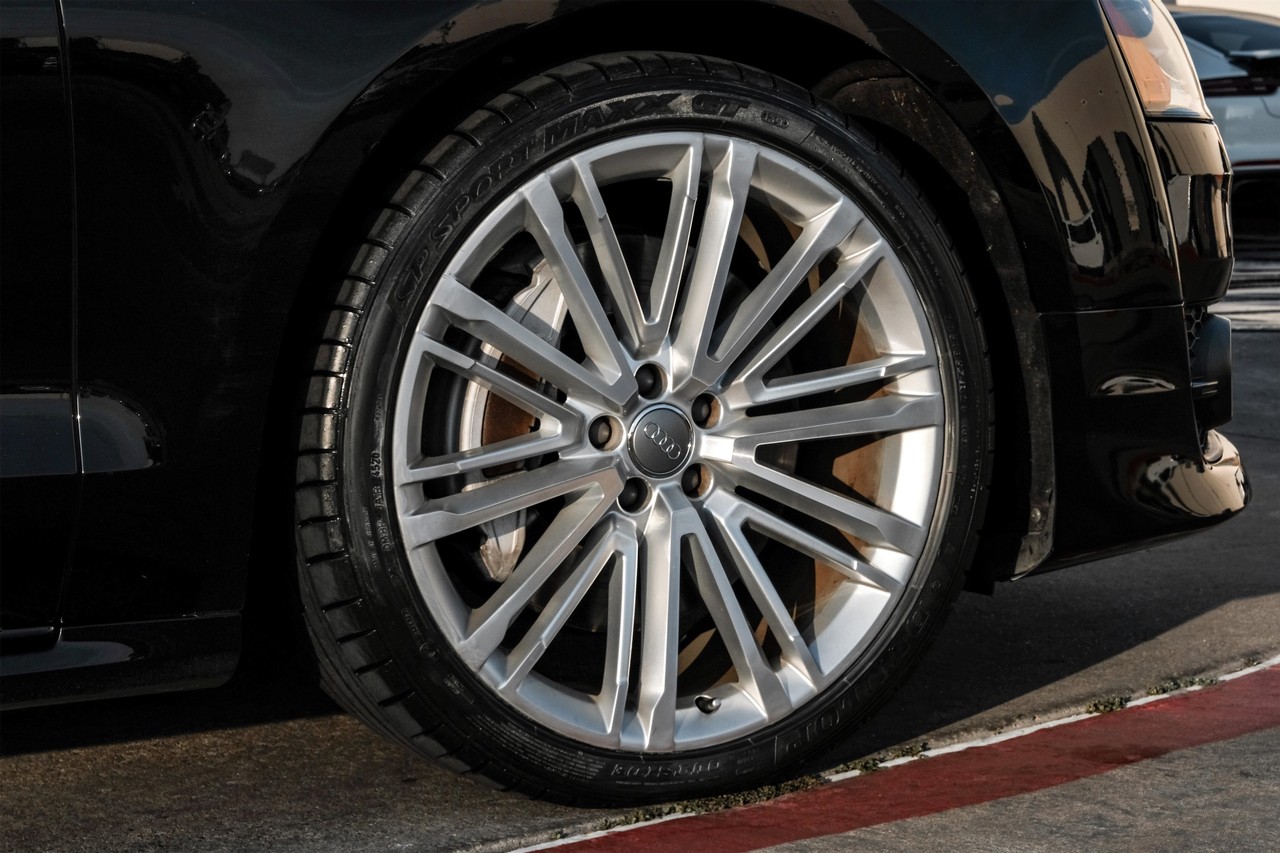 Audi A8 Vehicle Main Gallery Image 63