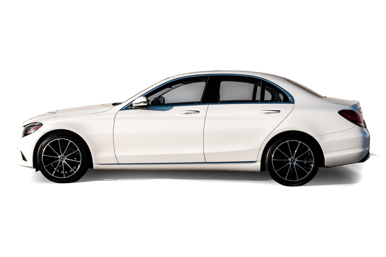 Mercedes-Benz C 300 Vehicle Main Gallery Image 12