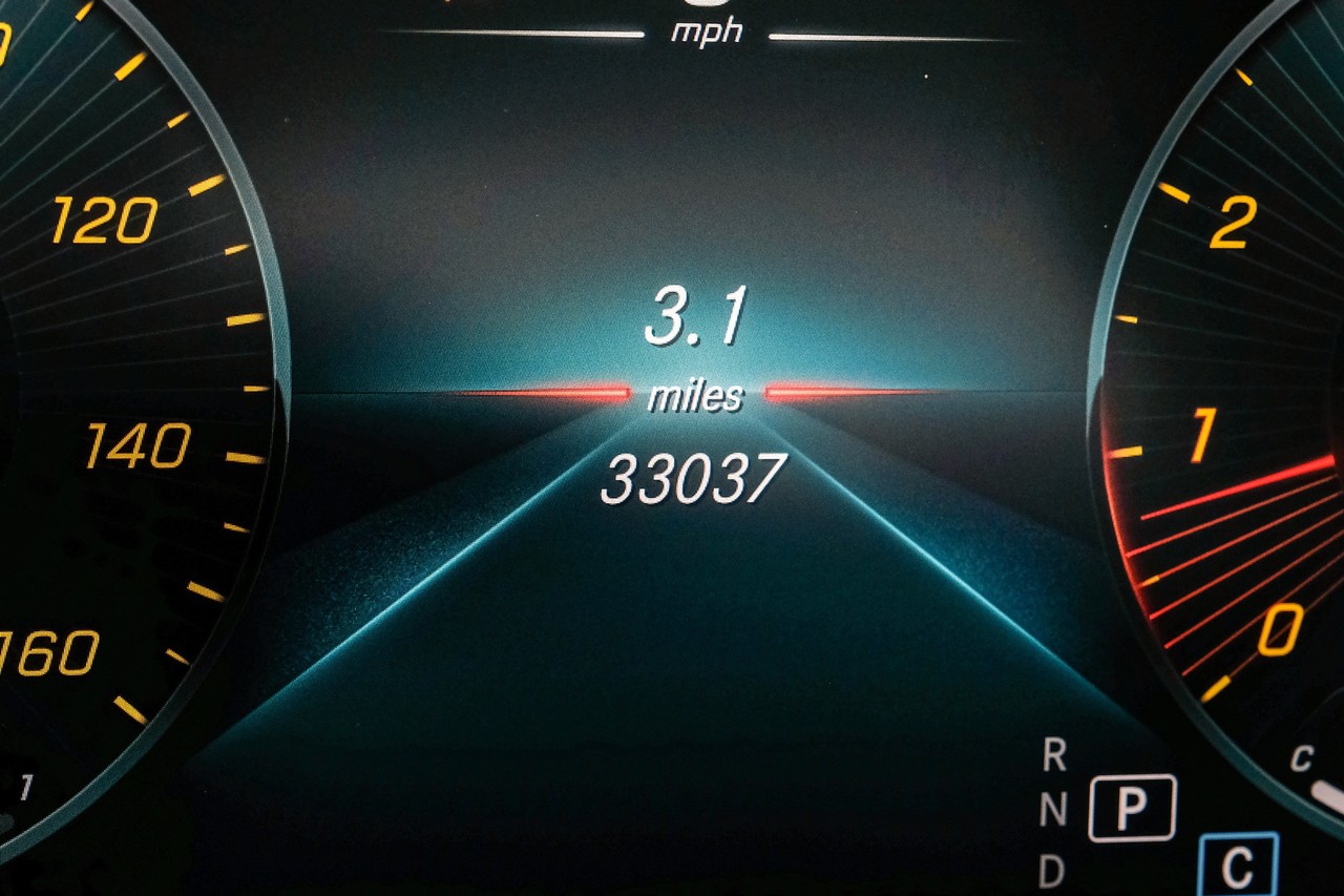 Mercedes-Benz C 300 Vehicle Main Gallery Image 21