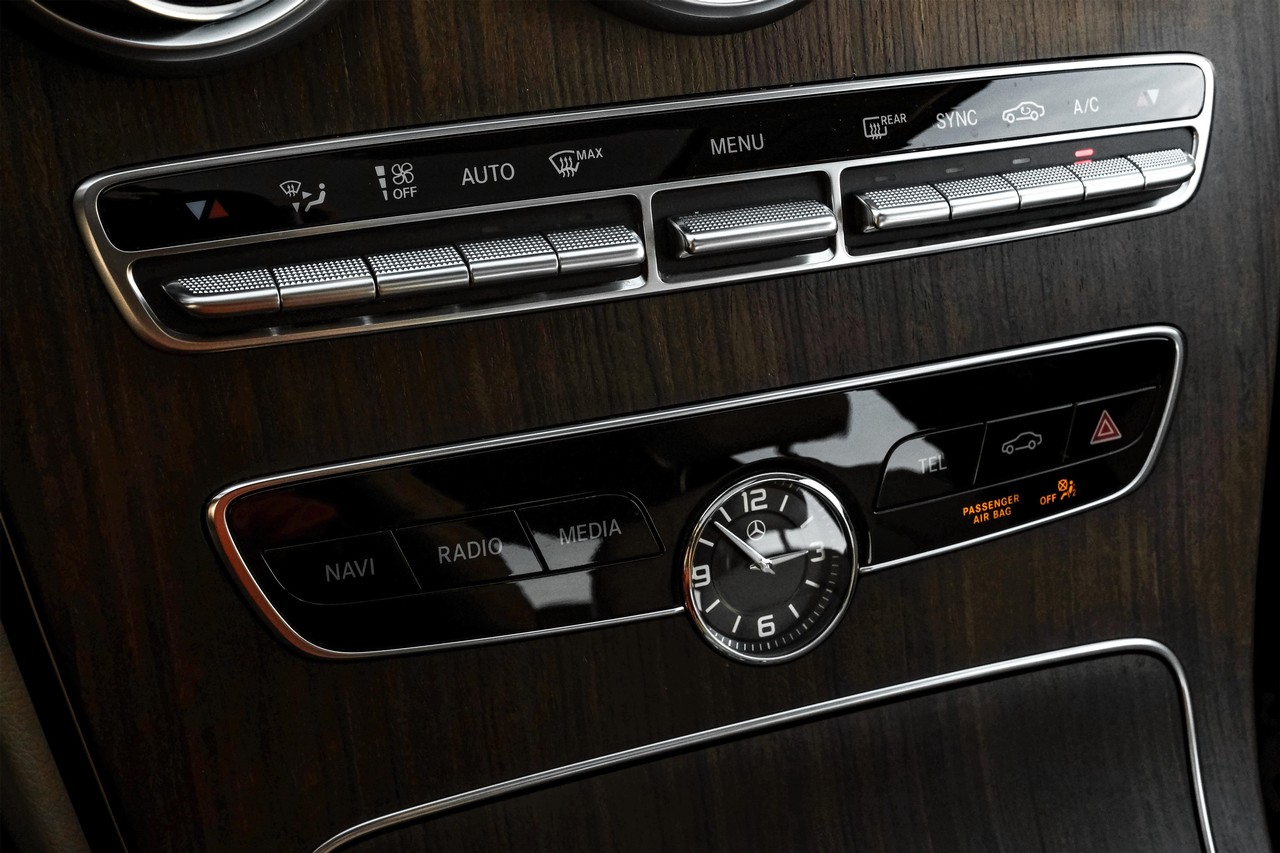 Mercedes-Benz C 300 Vehicle Main Gallery Image 27