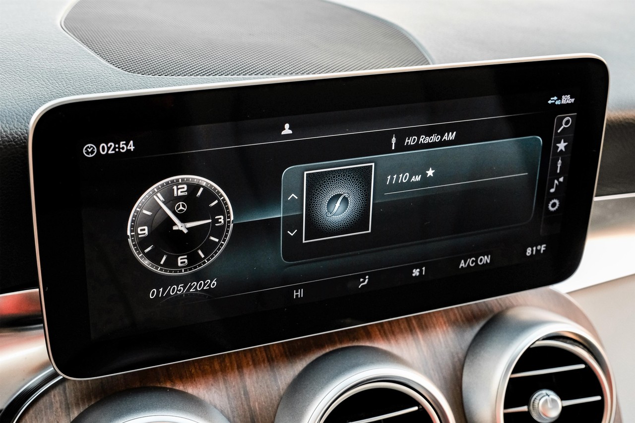 Mercedes-Benz C 300 Vehicle Main Gallery Image 33