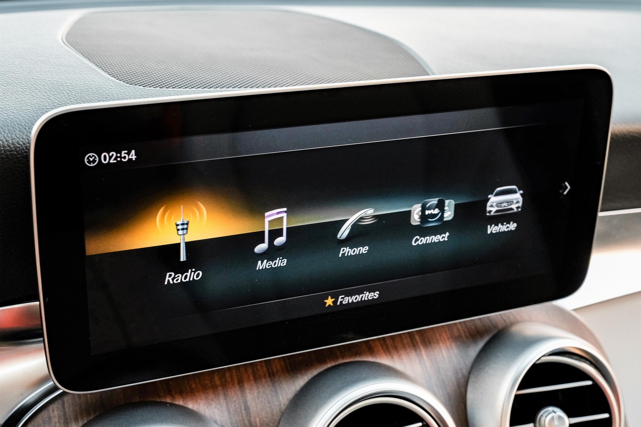 Mercedes-Benz C 300 Vehicle Main Gallery Image 34