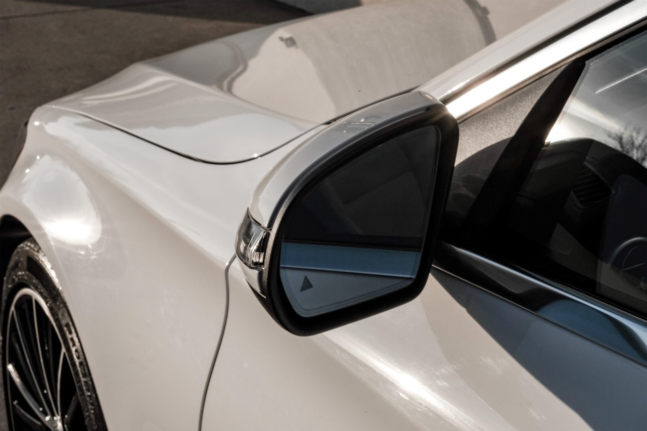 Mercedes-Benz C 300 Vehicle Main Gallery Image 45