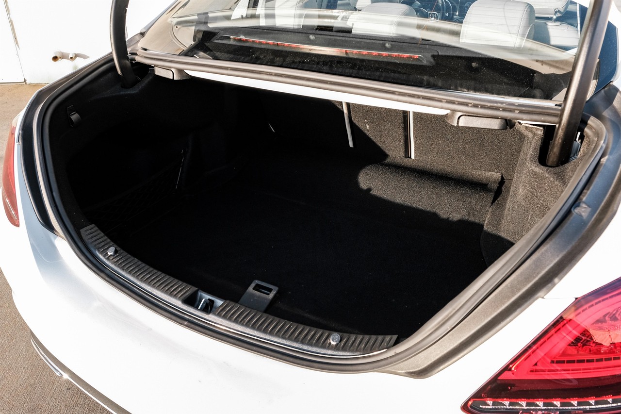 Mercedes-Benz C 300 Vehicle Main Gallery Image 58