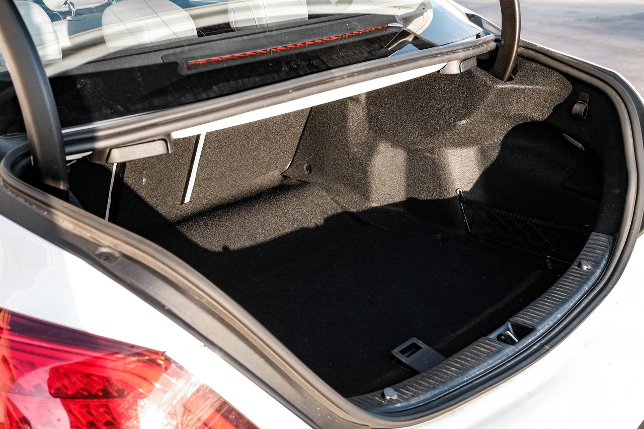 Mercedes-Benz C 300 Vehicle Main Gallery Image 59