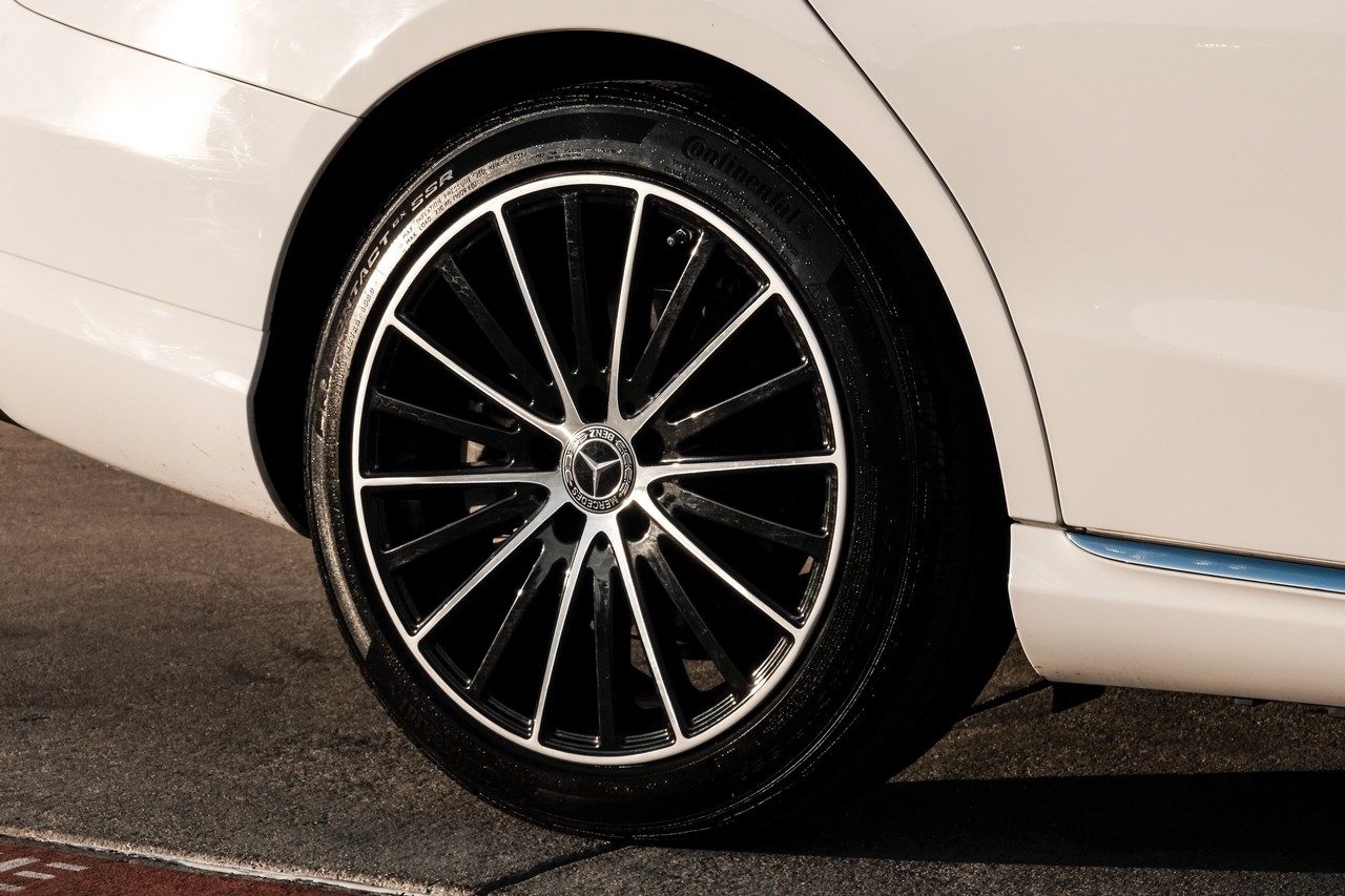 Mercedes-Benz C 300 Vehicle Main Gallery Image 61