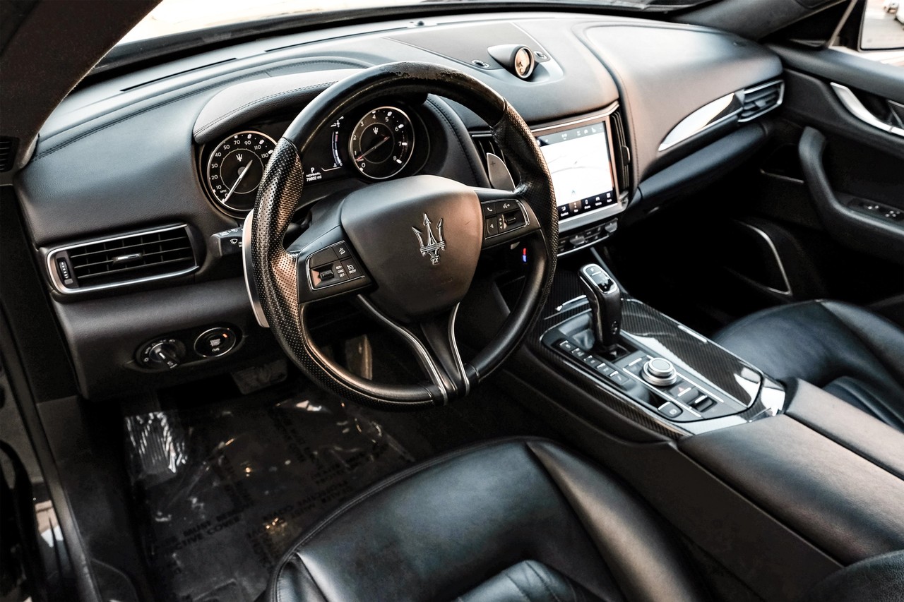 Maserati Levante Vehicle Main Gallery Image 03