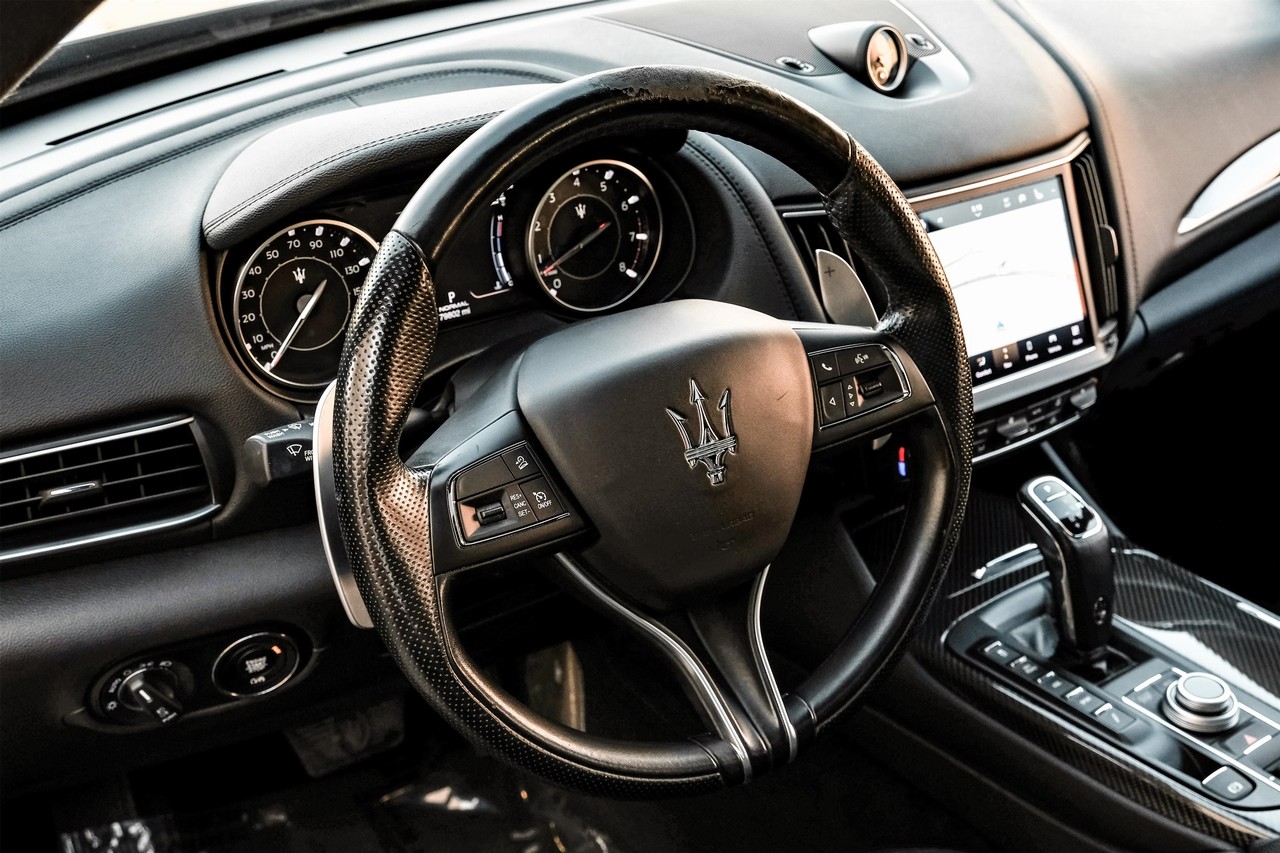 Maserati Levante Vehicle Main Gallery Image 16