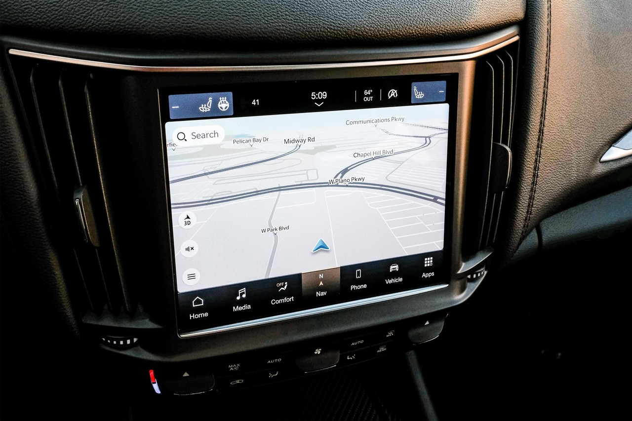 Maserati Levante Vehicle Main Gallery Image 22