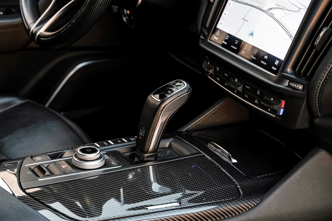 Maserati Levante Vehicle Main Gallery Image 23