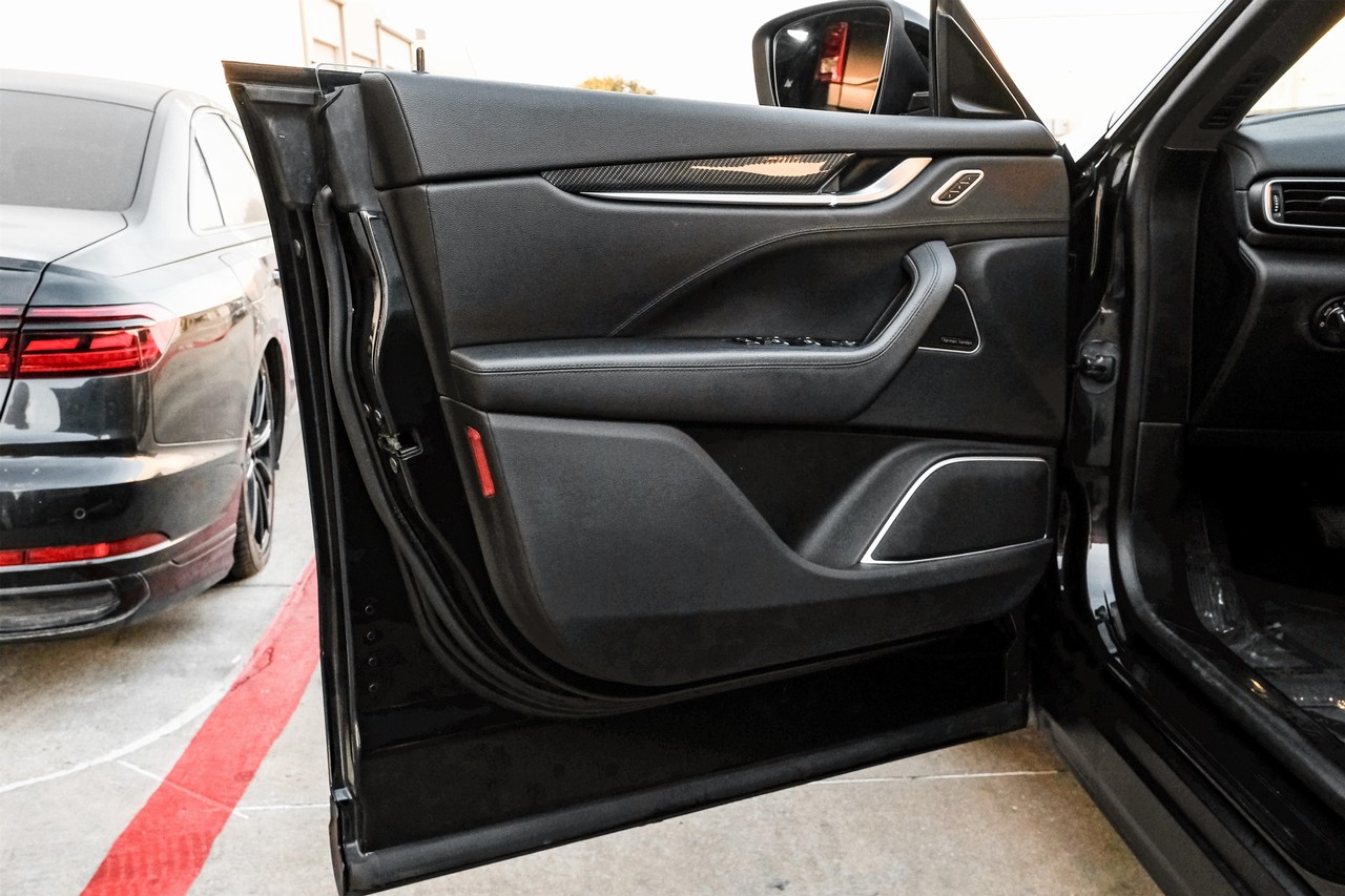 Maserati Levante Vehicle Main Gallery Image 44