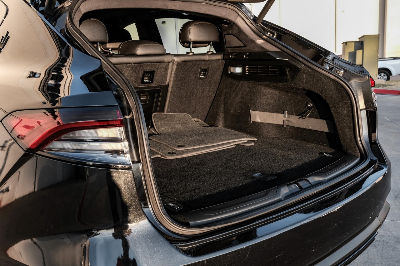 Maserati Levante Vehicle Main Gallery Image 54