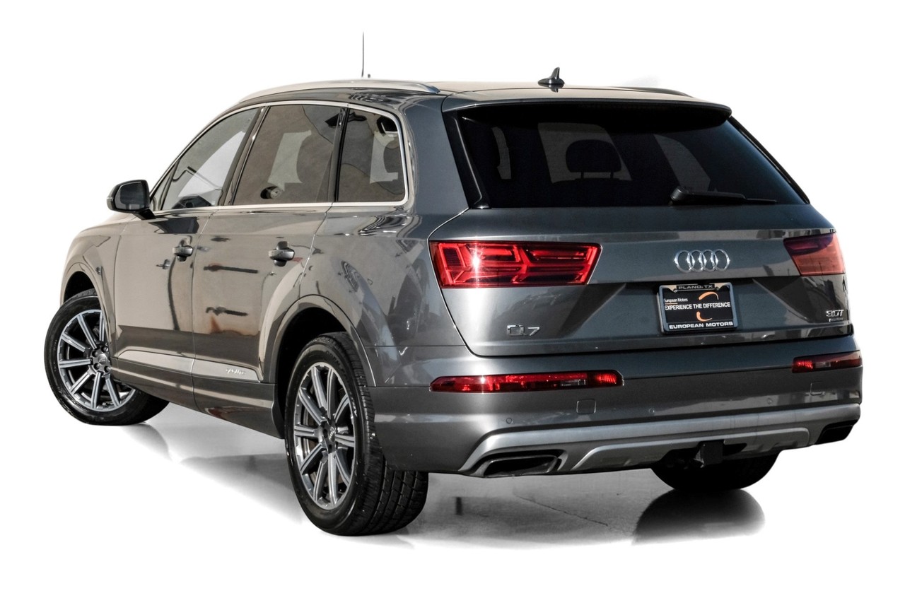 Audi Q7 Vehicle Main Gallery Image 11